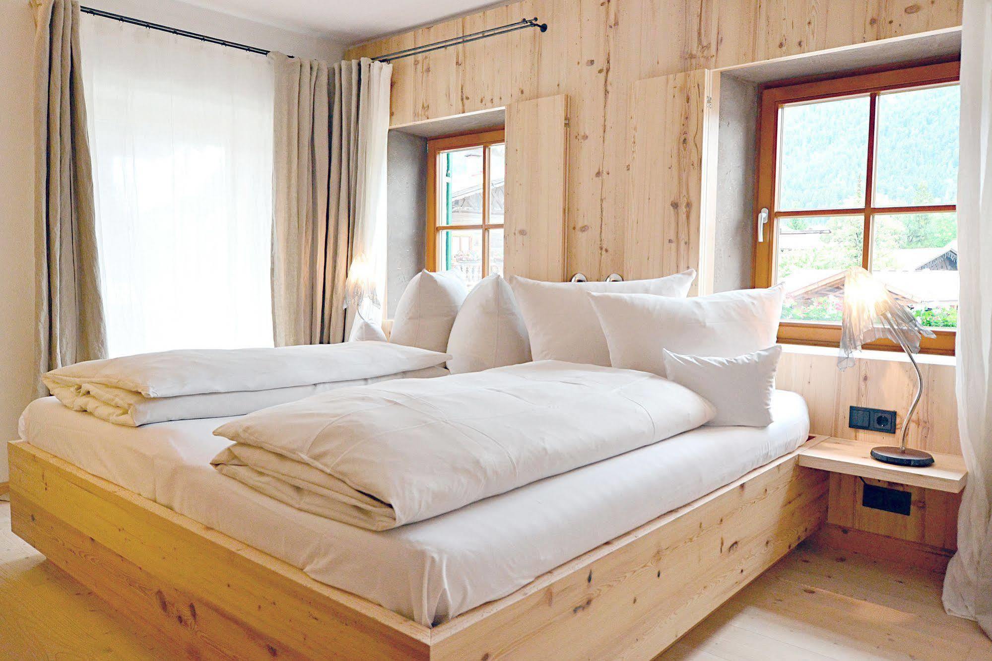 Staudacherhof In I Blick Aufs Zugspitzmassiv I Einzigartige Bayurvida Kueche Hotel Garmisch-Partenkirchen